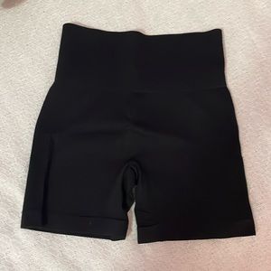 Stretchy high rise biker shorts!